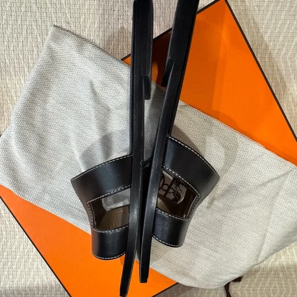 Hermes Oran Black Sandals - Picture 5 of 6